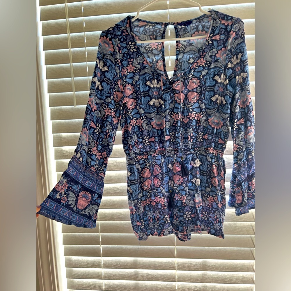 Women’s Small AEROPOSTALE ROMPER Blue Floral One Piece Long Sleeve Flare Arms